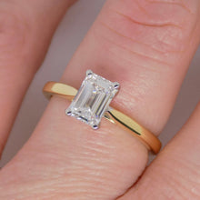 Load image into Gallery viewer, 18ct Yellow Gold Emerlad Cut Lab Grown Diamond Engagement Ring 1.00ct SKU 7707080
