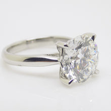 Load image into Gallery viewer, Platinum Lab Grown Round Brilliant Diamond Ring 5.01ct SKU 7707133
