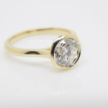 Load image into Gallery viewer, Aroca 18ct "Époque" Yellow Gold Lab Grown Round Brilliant Diamond Engagement Ring 1.50CT SKU 7711025
