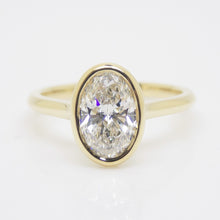 Load image into Gallery viewer, Aroca 18ct "Époque" Yellow Gold Lab Grown Oval Diamond Engagement Ring 1.50CT SKU 7711026
