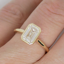 Load image into Gallery viewer, Aroca 18ct "Époque" Yellow Gold Lab Grown Rectangle Diamond Engagement Ring 1.55CT SKU 7711027

