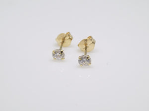 9ct Yellow Gold Claw Set Round CZ Stud Earrings SKU 1507090