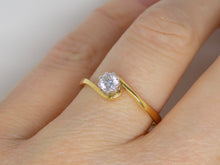 Load image into Gallery viewer, 18ct Yellow Gold Round Brilliant Diamond Solitaire Twist Engagement Ring 0.25ct SKU 8803094
