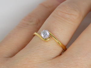 18ct Yellow Gold Round Brilliant Diamond Solitaire Twist Engagement Ring 0.25ct SKU 8803094