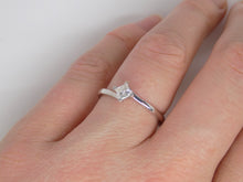 Load image into Gallery viewer, 18ct White Gold Princess Cut Diamond Solitaire Twist Engagement Ring 0.25ct SKU 8803150
