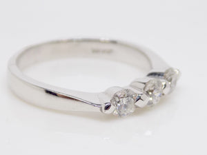 18ct White Gold 3 Round Brilliant Diamonds Bar Set Engagement Ring 0.33ct SKU 8803047
