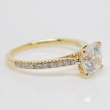 Load image into Gallery viewer, Aroca &quot;Aveline&quot; 18ct Yellow Gold Round Brilliant Lab Grown Diamond/Shoulder Engagement Ring 1.74ct SKU 7707061
